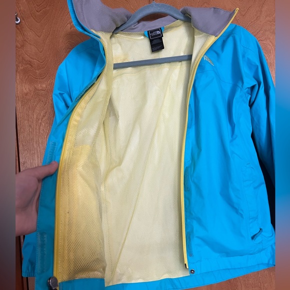 North Face girls large blue woman’s jacket/ raincoat - Picture 4 of 7